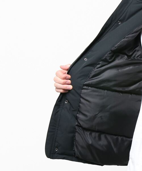 ikka（イッカ）の「ストレッチ中綿フーディーアウター（ダウンジャケット/コート・メンズ・ブラック・M）」の4枚目の写真