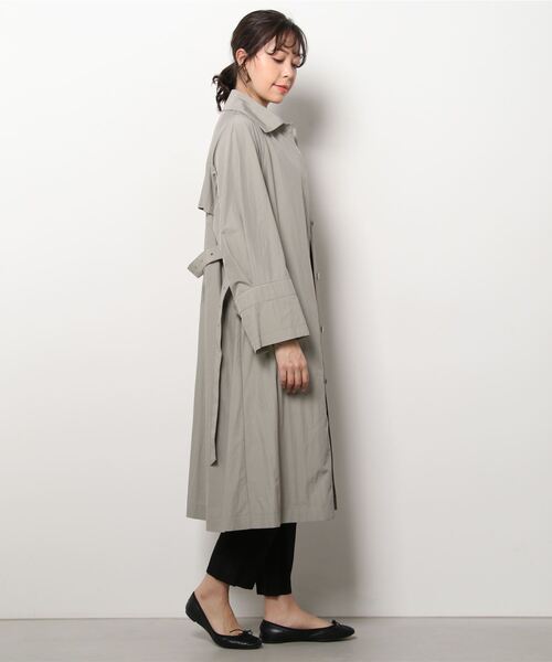 LOVELESS(ラブレス)の「ベージュ ボリュームスリーブ ステンカラーコート(ステンカラーコート・レディース・ライトベージュ・36/34)」の14枚目の写真