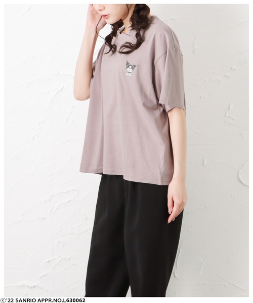 Mac-House(マックハウス)の「サンリオ左胸ワンポイント刺繍Tシャツ(Tシャツ/カットソー・レディース・ホワイト/サックスブルー/ピンク/イエロー/グリーン/オートミール・フリー)」の6枚目の写真