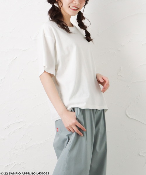 Mac-House(マックハウス)の「サンリオ左胸ワンポイント刺繍Tシャツ(Tシャツ/カットソー・レディース・ホワイト/サックスブルー/ピンク/イエロー/グリーン/オートミール・フリー)」の18枚目の写真