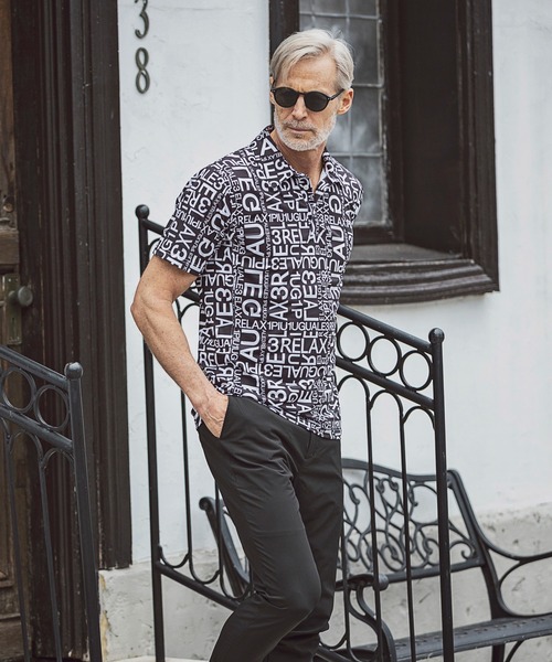 1PIU1UGUALE3 RELAX (ウノピゥウノウグァーレトレ リラックス)の「1PIU1UGUALE3 RELAX(ウノピゥウノウグァーレトレ)スーパーストレッチランダムロゴ半袖ポロシャツ(ポロシャツ・メンズ・ホワイト/ブラック・XL/M/L/S/XXL)」の3枚目の写真