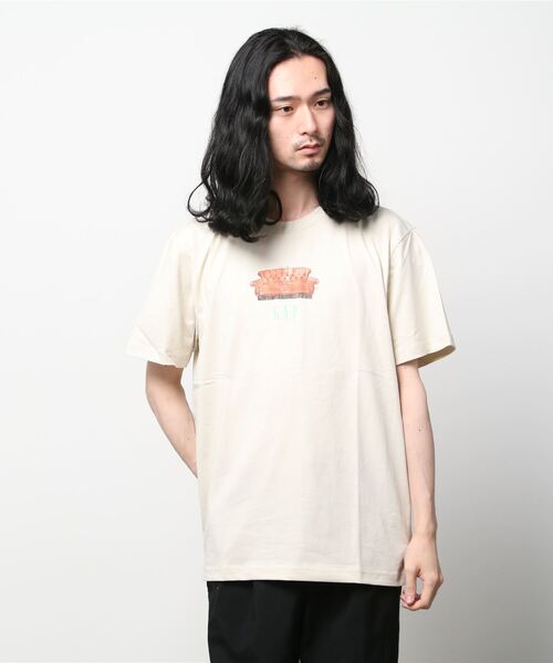 GAP（ギャップ）の「WB(TM) フレンズ × GAPロゴ グラフィックTシャツ（Tシャツ/カットソー・メンズ・グレー系その他/ホワイト系その他/ホワイト/オレンジ系その他/ブルー/ネイビー・M/XL/S/L/XS）」の8枚目の写真