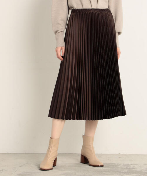 TOMORROWLAND （トゥモローランド）の「レザーライクサテンプリーツ ミディスカート（スカート・レディース・ブラック/ダークブラウン・36/34）」の4枚目の写真