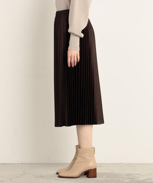 TOMORROWLAND （トゥモローランド）の「レザーライクサテンプリーツ ミディスカート（スカート・レディース・ブラック/ダークブラウン・36/34）」の5枚目の写真