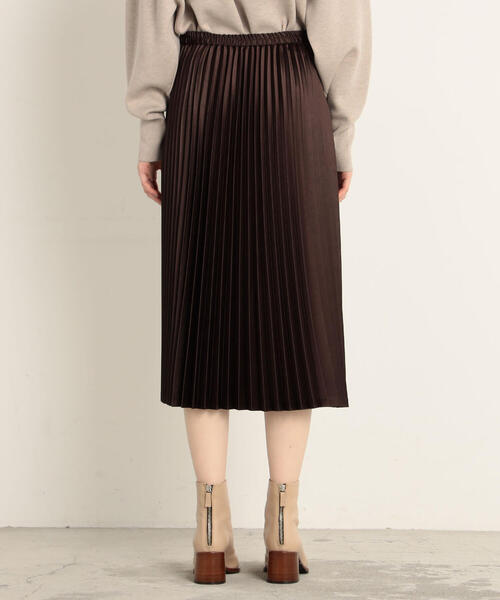 TOMORROWLAND （トゥモローランド）の「レザーライクサテンプリーツ ミディスカート（スカート・レディース・ブラック/ダークブラウン・36/34）」の6枚目の写真