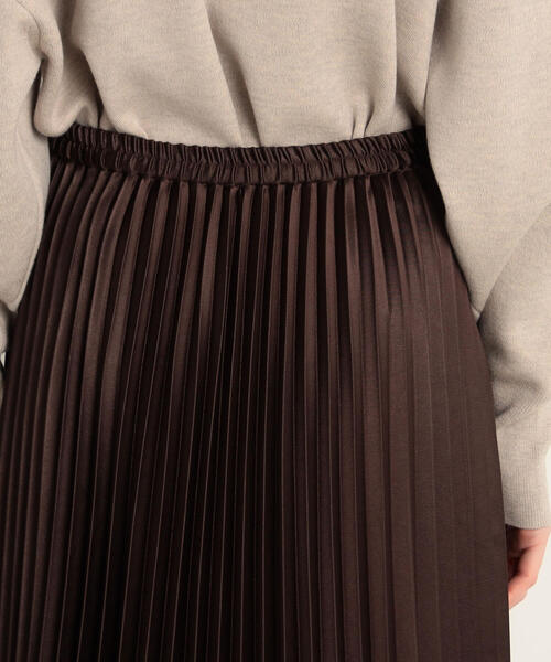 TOMORROWLAND （トゥモローランド）の「レザーライクサテンプリーツ ミディスカート（スカート・レディース・ブラック/ダークブラウン・36/34）」の9枚目の写真