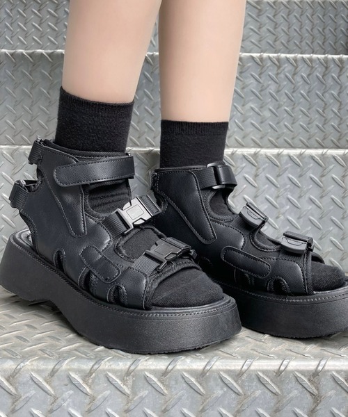 Figments（フィグメンツ）の「ベルクロアジャスターサンダル（サンダル・レディース・ブラック/ホワイト・SMALL/MEDIUM）」の14枚目の写真