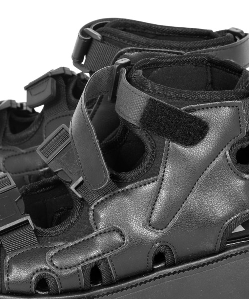 Figments（フィグメンツ）の「ベルクロアジャスターサンダル（サンダル・レディース・ブラック/ホワイト・SMALL/MEDIUM）」の11枚目の写真