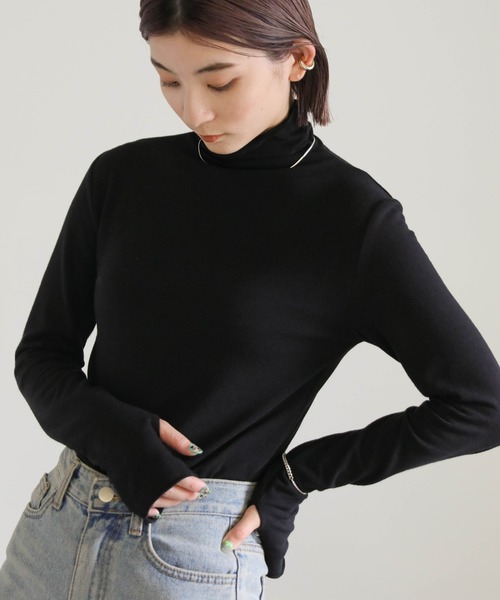 select MOCA(セレクトモカ)の「ゆるハイネックプルオーバー(Tシャツ/カットソー・レディース・ブラック/オフホワイト/カーキ/レンガ・FREE)」の4枚目の写真