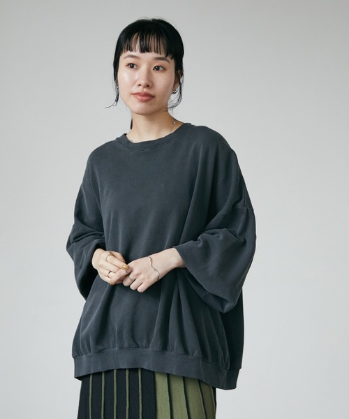 CRAFT STANDARD BOUTIQUE(クラフトスタンダードブティック)の「ピグメントダイボリュームスリーブスウェット *◆(スウェット・レディース・ライトグレー/チャコールグレー/ライトブラウン/イエロー/ブルー/パープル・M/L/LL)」の2枚目の写真