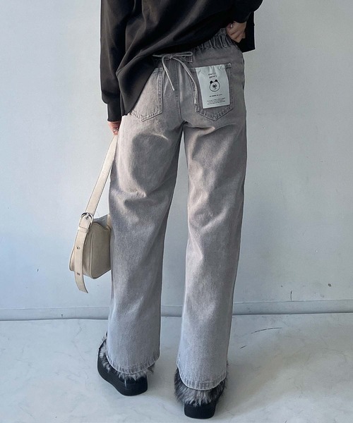 AS KNOW AS plus（アズノゥアズプラス）の「♪後レースアップ ハイウエストデニムパンツ（デニムパンツ・レディース・オフホワイト/ブラック/ライトカーキ/ケミカルウォッシュ/サックスブルー/ブラウン系その他/ブラック系その他/ホワイト系その他/カーキ/ホワイト系/インディゴブルー/ブラック系/ピンク/ブラウン系/サックスブルー系/ミント/ブルー系/ブルー系1/ネイビー系/サックスブルー系2/ブルー系2/ブラック系2/ネイビー系1/イエロー系/グレー系・FREE）」の9枚目の写真