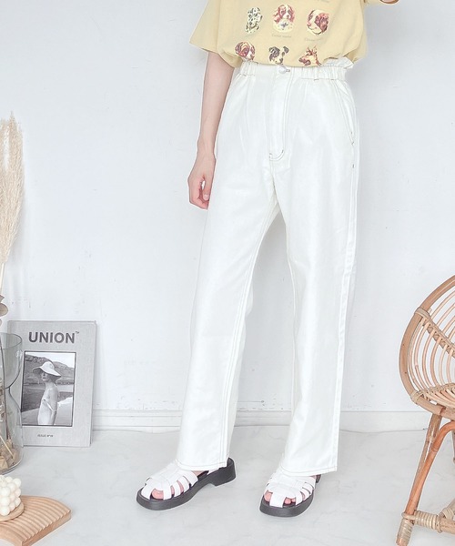 AS KNOW AS plus（アズノゥアズプラス）の「♪後レースアップ ハイウエストデニムパンツ（デニムパンツ・レディース・オフホワイト/ブラック/ライトカーキ/ケミカルウォッシュ/サックスブルー/ブラウン系その他/ブラック系その他/ホワイト系その他/カーキ/ホワイト系/インディゴブルー/ブラック系/ピンク/ブラウン系/サックスブルー系/ミント/ブルー系/ブルー系1/ネイビー系/サックスブルー系2/ブルー系2/ブラック系2/ネイビー系1/イエロー系/グレー系・FREE）」の2枚目の写真