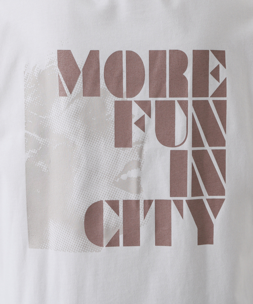 417 EDIFICE(フォーワンセブンエディフィス)の「【Hot-Dog PRESS / ホットドッグプレス】別注 プリントTシャツ MORE FUN IN CITY(Tシャツ/カットソー・メンズ・ホワイト/ベージュ・MEDIUM/LARGE/X-LARGE)」の14枚目の写真