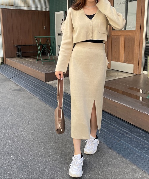 StyleSea(スタイルシー)の「クロップド丈カーディガン&ニットスカート セットアップ(カーディガン/ボレロ・レディース・ベージュ/パープル/オフホワイト/チャコール・MEDIUM)」の1枚目の写真
