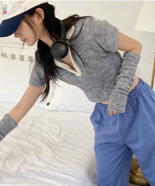 by muni:r(バイ ムニール)の「テリーVネックカラー半袖Tシャツ(ウォーマーSET)(Tシャツ/カットソー・レディース・グレー/ピンク/アイボリー・FREE)」の1枚目の写真