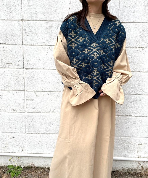 JUGLANS(ユグランス)の「☆ コーデの主役に。総柄ジャガード深Vネックベスト U5146(ベスト・レディース・アイボリー/モスグリーン・FREE)」の17枚目の写真