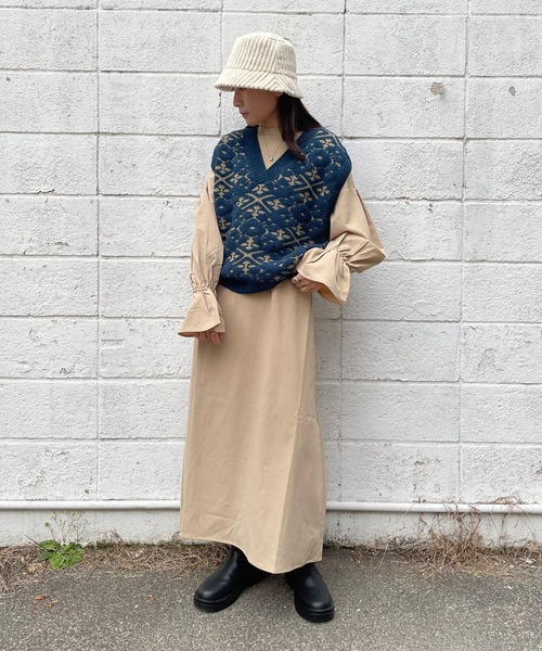 JUGLANS(ユグランス)の「☆ コーデの主役に。総柄ジャガード深Vネックベスト U5146(ベスト・レディース・アイボリー/モスグリーン・FREE)」の18枚目の写真