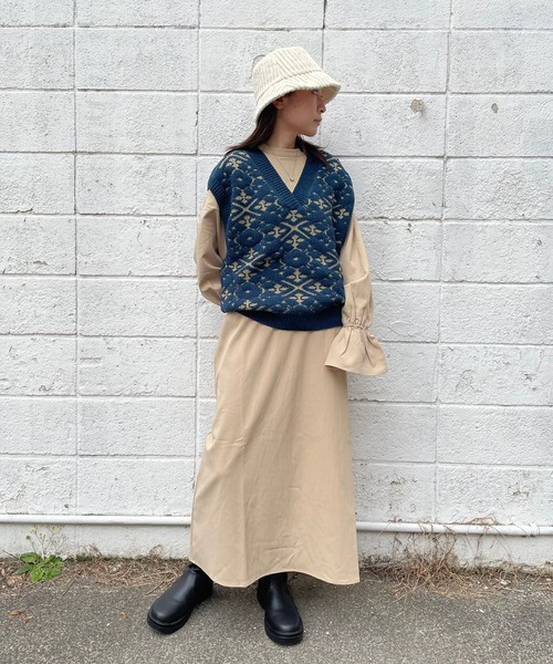 JUGLANS(ユグランス)の「☆ コーデの主役に。総柄ジャガード深Vネックベスト U5146(ベスト・レディース・アイボリー/モスグリーン・FREE)」の19枚目の写真