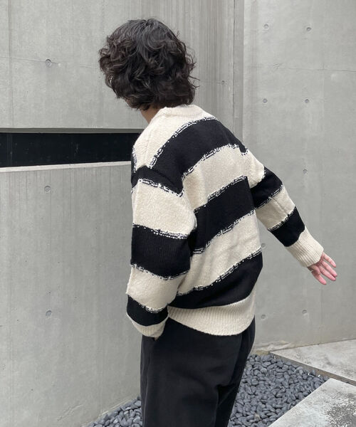 fredy emue（フレディエミュ）の「かすれボーダーニットプルオーバー（ニット/セーター・レディース・ホワイト系その他/ブラック系その他/ブルー系その他・38）」の5枚目の写真