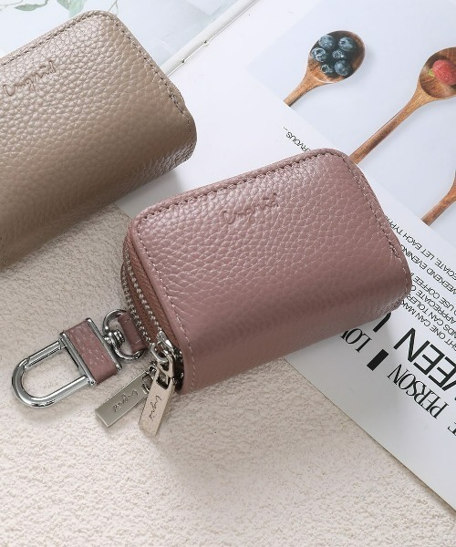 Ungrid（アングリッド）の「【Ungrid/アングリッド】本革スマートキーケース  車 ダブルファスナー ダブル ポケット  キーチェーン ファスナー カラビナ ギフト（キーケース/キーアクセサリー・レディース・アイボリー/キャメル/ベージュ系その他/ブルー系その他/ブラック/カーキ/オレンジ/スモークピンク/グレイッシュベージュ/オリーブ/チャコールグレー/ネイビー/ゴールド/ミント/ラベンダー/マスタード/シルバー・FREE）」の14枚目の写真