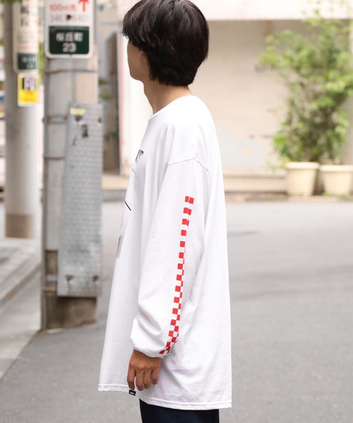 VANS（バンズ）の「別注：VANS/ヴァンズ M PHOTO PRINT L TEE ロンT ビッグ シルエット（Tシャツ/カットソー・メンズ・ホワイト×レッド/ホワイト×ブラック/ブラック・S/M/L）」の5枚目の写真