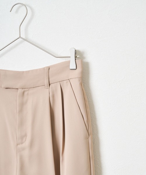 audrey and john wad(オードリーアンドジョンワッド)の「ハーフ丈タックキュロットパンツ(その他パンツ・レディース・ブラック/ベージュ/オレンジ/グリーン・S/M)」の15枚目の写真