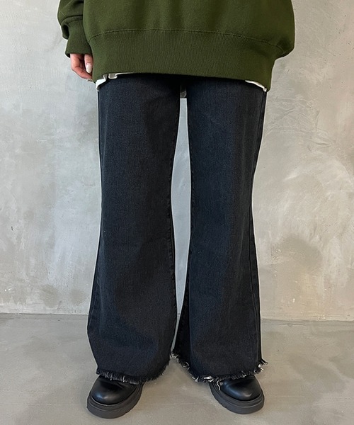 kutir（クティール）の「フリンジフレアデニムパンツ（デニムパンツ・レディース・ブラック/インディゴブルー・SMALL/MEDIUM）」の6枚目の写真