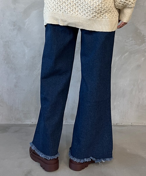 kutir（クティール）の「フリンジフレアデニムパンツ（デニムパンツ・レディース・ブラック/インディゴブルー・SMALL/MEDIUM）」の13枚目の写真