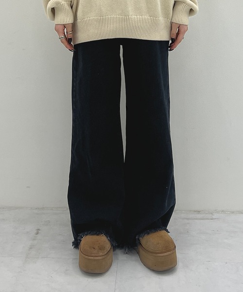 kutir（クティール）の「フリンジフレアデニムパンツ（デニムパンツ・レディース・ブラック/インディゴブルー・SMALL/MEDIUM）」の20枚目の写真