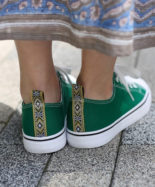 チチカカ（チチカカ）の「エスニックテープスリッポン（スニーカー・レディース・ブラック/オフホワイト/グリーン・MEDIUM/LARGE）」の8枚目の写真