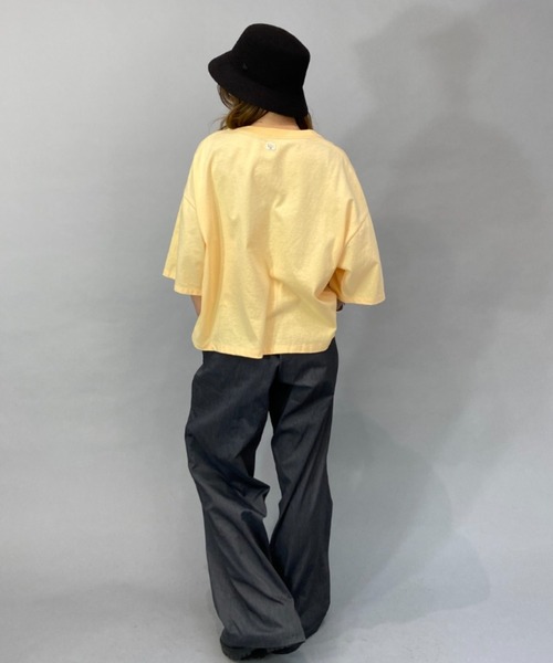 BILLABONG(ビラボン)の「BILLABONG/ビラボン ルーズシルエット/無地クロップド丈ロゴTシャツ BD013-205(Tシャツ/カットソー・レディース・イエロー/ブルー/ホワイト×ブラック/ブラック×ブラック・M/L)」の21枚目の写真