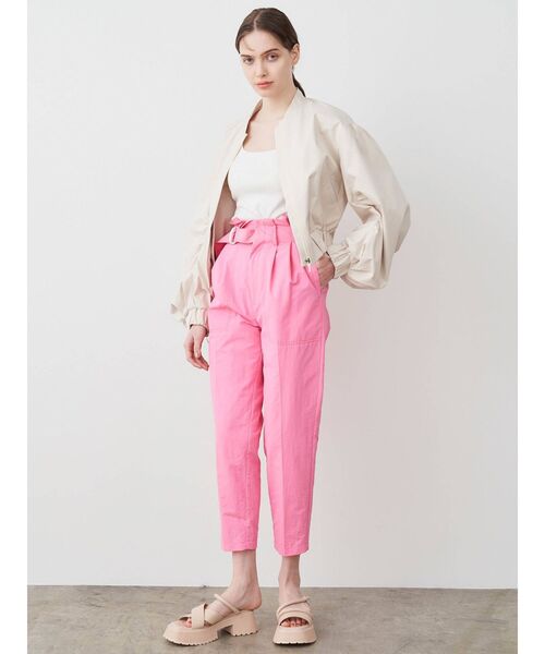 ELENDEEK(エレンディーク)の「スクエアネックバッド付タンク(タンクトップ・レディース・ベージュ/オフホワイト/ブラック/グリーン・FREE)」の12枚目の写真