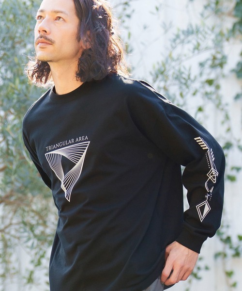 CAMBIO(カンビオ)の「mlt4212-Coat of Arms Print Long Sleeve Tee Tシャツ(Tシャツ/カットソー・メンズ・ブラック/パープル/ホワイト・L/S/M)」の3枚目の写真
