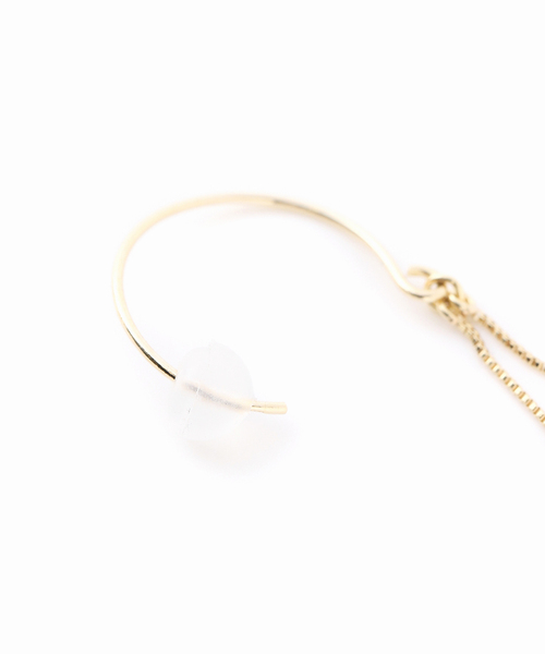 Lilas(リラ)の「グラデーションパールカーブモチーフピアス K10(両耳)(ピアス(両耳用)・レディース・ゴールド・FREE)」の9枚目の写真