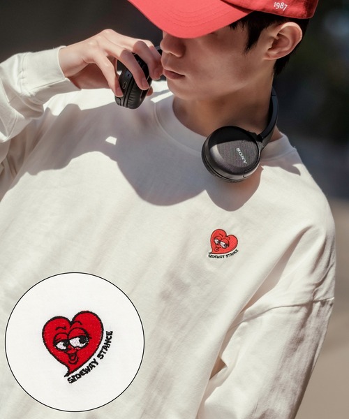 SIDEWAY STANCE（サイドウェイスタンス）の「【SIDEWAY STANCE】オリジナル ワンポイント刺繍 ロンT（Tシャツ/カットソー・メンズ・ブラック/ホワイト/ブラック系その他/ホワイト系その他/ホワイト系その他2/ブラック系その他2/ブラック系その他4/ホワイト系その他4/ブラック系その他3/ホワイト系その他3/パープル/ブルー系その他3/グリーン系その他2/グリーン系その他4/グレー系その他3/グレー系その他4/グレー系その他2/ブルー系その他/グレー系その他/グレー/ブラック系その他5/グレー系その他5/ホワイト系その他5・LARGE/X-LARGE/MEDIUM/SMALL）」の3枚目の写真