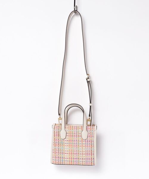 Guess(ゲス)の「SILVANA 2 Compartment Tote(トートバッグ・レディース・ストーン・ONE SIZE)」の7枚目の写真