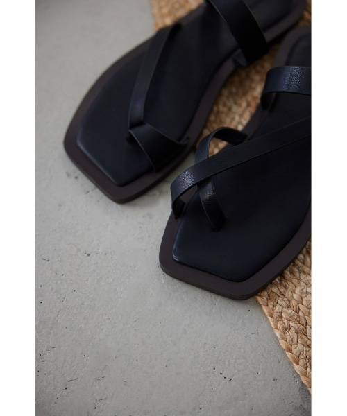 STYLEMIXER（スタイルミキサー）の「アシンメトリーフラットサンダル（サンダル・レディース・ブラウン/ブラック・SMALL/LARGE/MEDIUM）」の5枚目の写真