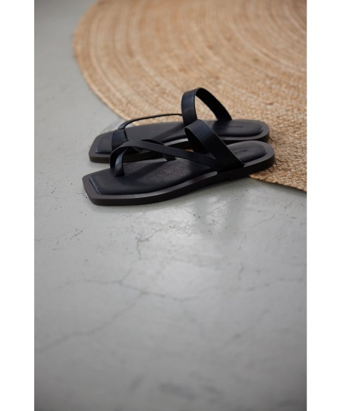 STYLEMIXER（スタイルミキサー）の「アシンメトリーフラットサンダル（サンダル・レディース・ブラウン/ブラック・SMALL/LARGE/MEDIUM）」の6枚目の写真