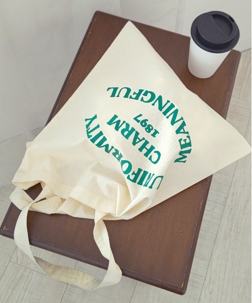 ad thie(アドティエ)の「ロゴ配色 カラートートバッグ(トートバッグ・レディース・アイボリー系1/ラベンダー/レッド/アイボリー系2/グリーン/ピンク/オレンジ/アイボリー系3/ブルー/イエロー/ブラウン/ネイビー・FREE)」の18枚目の写真