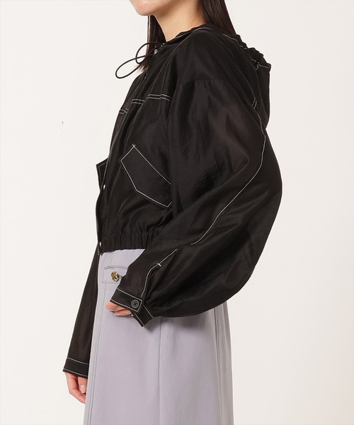 REDYAZEL（レディアゼル）の「配色ステッチシアースタンドショートブルゾン（ブルゾン・レディース・ライトグレー/ブラック/オフホワイト・FREE）」の14枚目の写真