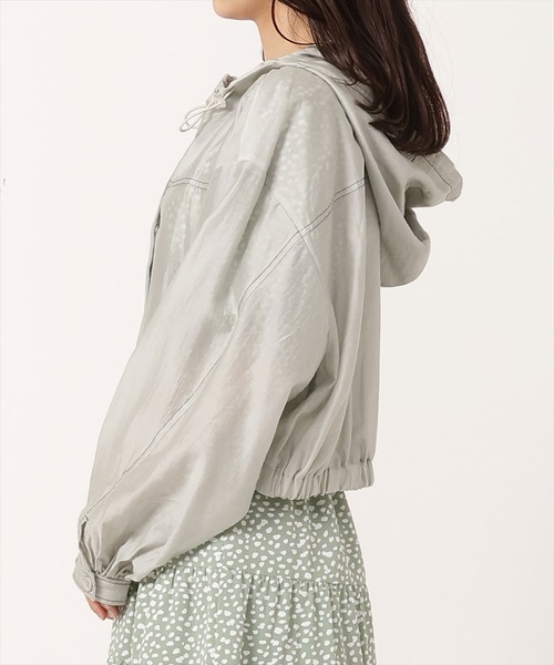 REDYAZEL（レディアゼル）の「配色ステッチシアースタンドショートブルゾン（ブルゾン・レディース・ライトグレー/ブラック/オフホワイト・FREE）」の20枚目の写真