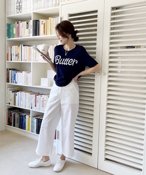 NANING9(ナンニング)の「NANING9 Butterフロントレタリングラウンドネック半袖ニット(Tシャツ/カットソー・レディース・アイボリー/ピンク/ネイビー・FREE)」の10枚目の写真