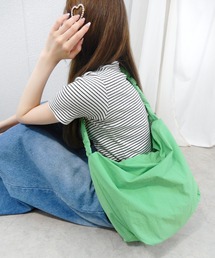 minia（ミニア）の「シャカシャカ素材のドロストショルダー（ショルダーバッグ）」