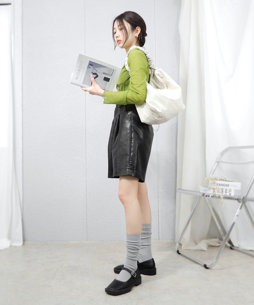 minia（ミニア）の「シャカシャカ素材のドロストショルダー（ショルダーバッグ・レディース・ブラック/ピンク/ブルー/グリーン/アイボリー・FREE）」の9枚目の写真