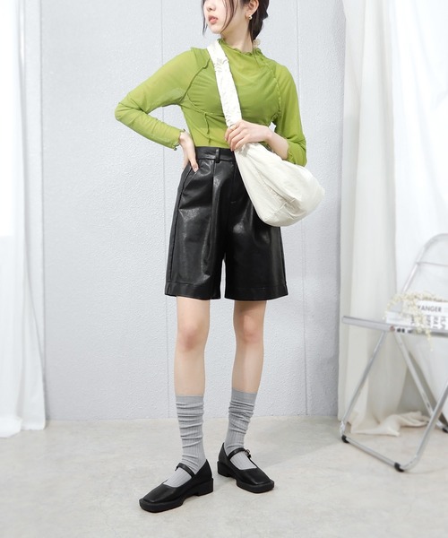 minia（ミニア）の「シャカシャカ素材のドロストショルダー（ショルダーバッグ・レディース・ブラック/ピンク/ブルー/グリーン/アイボリー・FREE）」の10枚目の写真