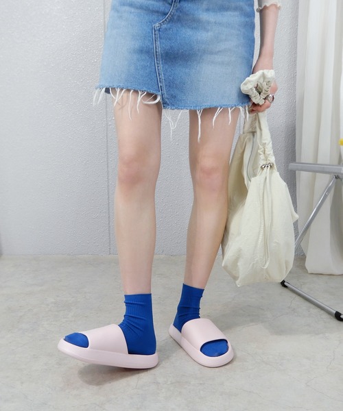 minia（ミニア）の「シャカシャカ素材のドロストショルダー（ショルダーバッグ・レディース・ブラック/ピンク/ブルー/グリーン/アイボリー・FREE）」の14枚目の写真