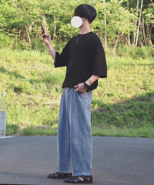 INTER FACTORY（インターファクトリー）の「ファッションインフルエンサー DAISUKE - 2タックルーズボリュームワイドデニム（デニムパンツ・メンズ・インディゴブルー/ライトブルー・SMALL/MEDIUM/LARGE）」の20枚目の写真