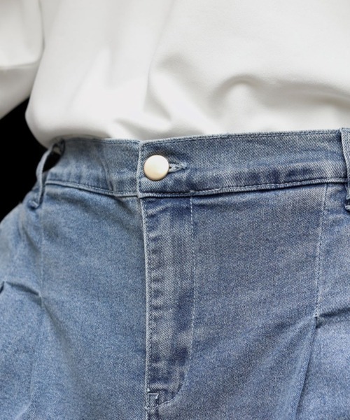 INTER FACTORY（インターファクトリー）の「ファッションインフルエンサー DAISUKE - 2タックルーズボリュームワイドデニム（デニムパンツ・メンズ・インディゴブルー/ライトブルー・SMALL/MEDIUM/LARGE）」の10枚目の写真