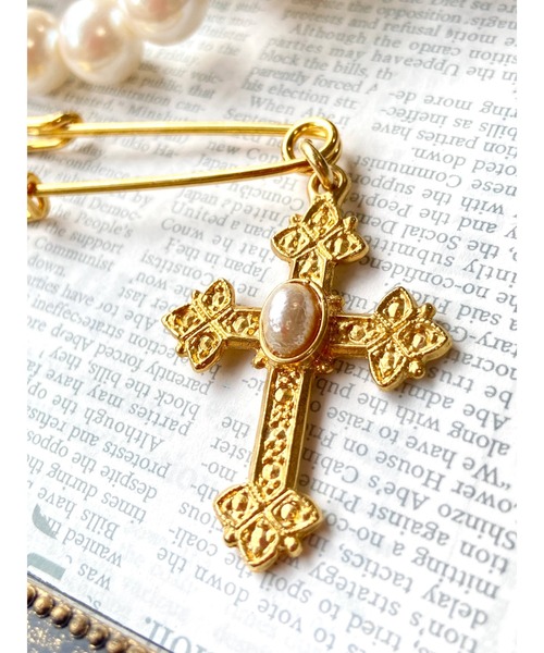 tone（トーン）の「【MUURABBTI】十字架のカブトピン (MA)（ブローチ/コサージュ・レディース・ゴールド・FREE）」の3枚目の写真