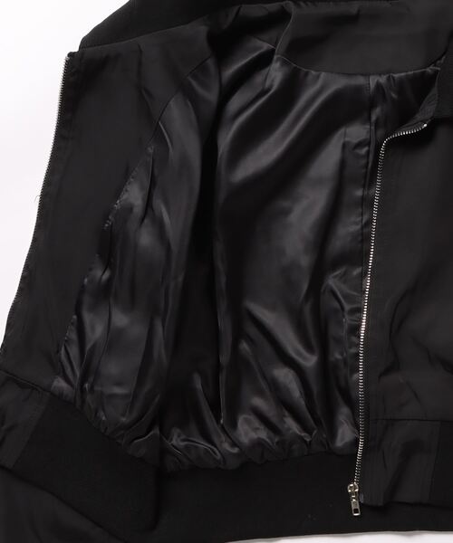 ULEULA（ウルア）の「ビック襟スタンドショートブルゾン（ブルゾン・レディース・ブラック/アイボリー/カーキ・FREE）」の8枚目の写真